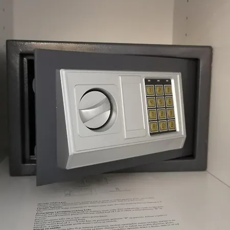 Karaula Apartman *